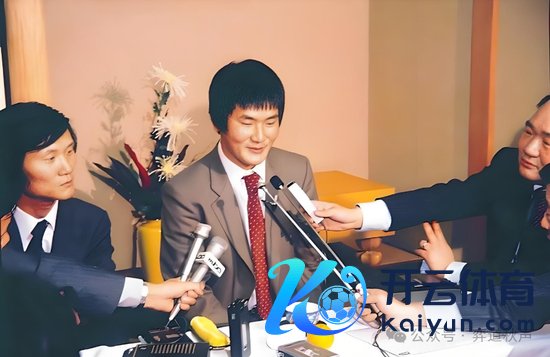 夺得名东谈主后赵治勋衣锦回国